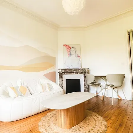 Paris High End In Clichy, Fast Metro Access *