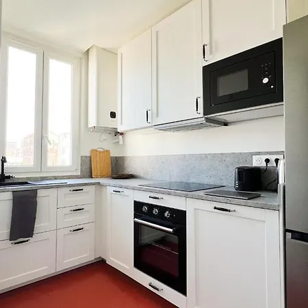 Paris High End In Clichy, Fast Metro Access Clichy